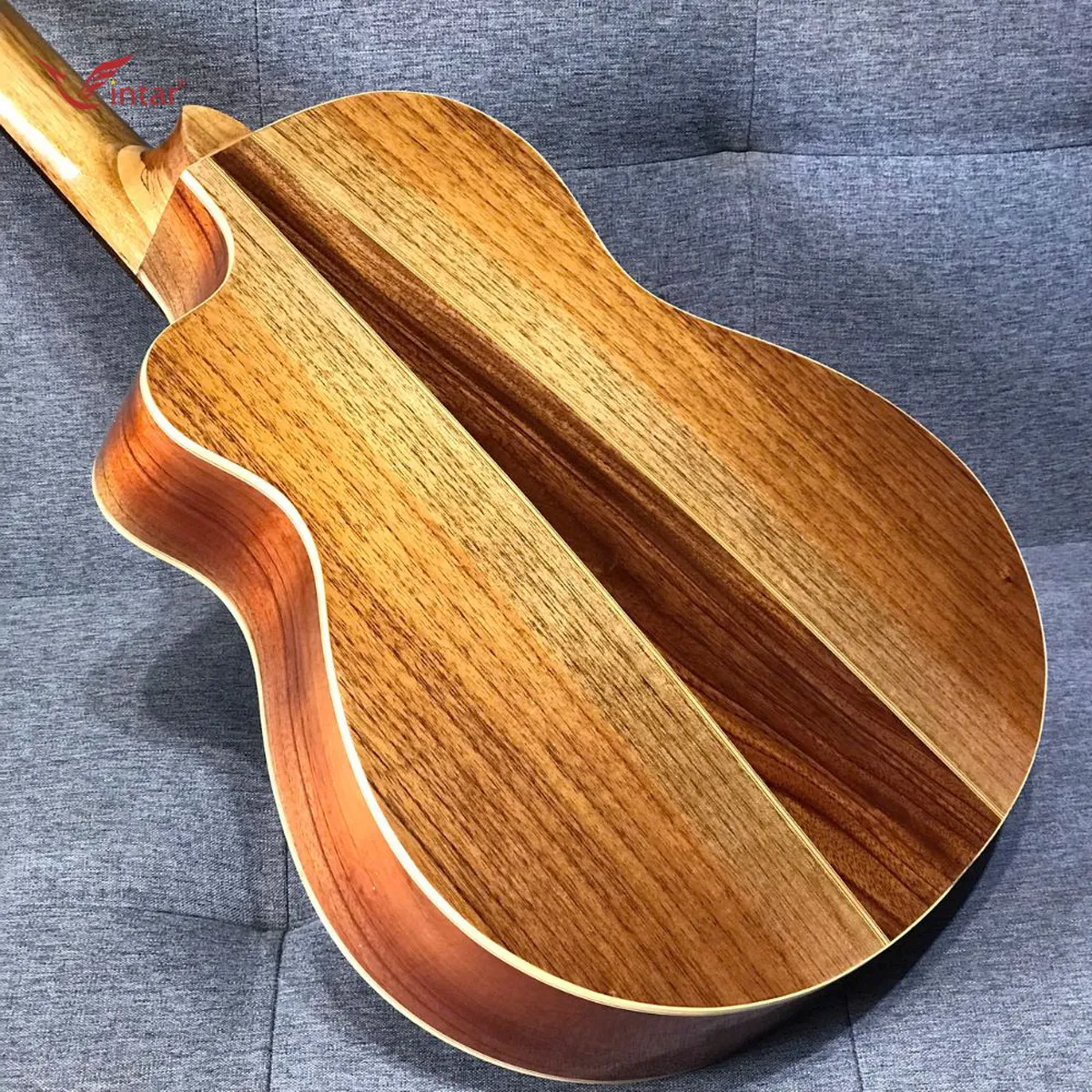 A2MIN GUITAR GỖ HỒNG ĐÀO MINI 3/4 DÁNG KHUYẾT