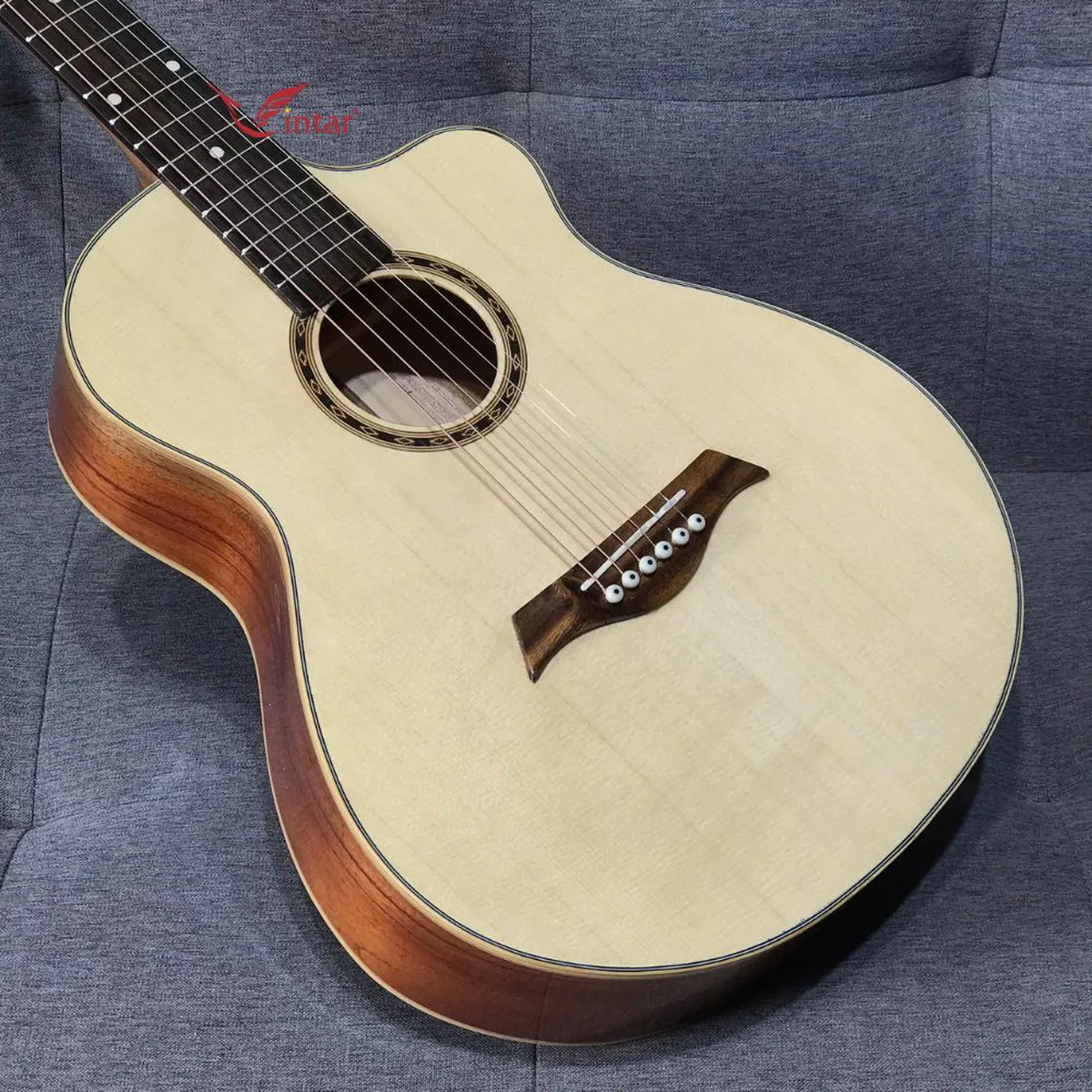 A2MIN GUITAR GỖ HỒNG ĐÀO MINI 3/4 DÁNG KHUYẾT