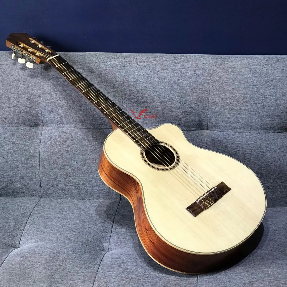 C2MIN GUITAR CLASSIC MINI 3/4 GỖ HỒNG ĐÀO DÁNG KHUYẾT