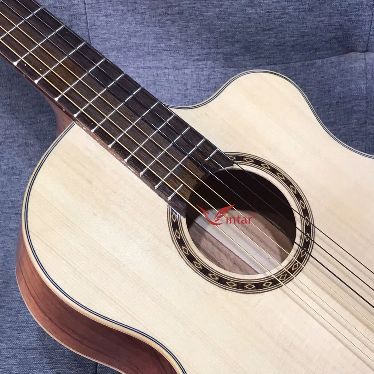 C2MIN GUITAR CLASSIC MINI 3/4 GỖ HỒNG ĐÀO DÁNG KHUYẾT