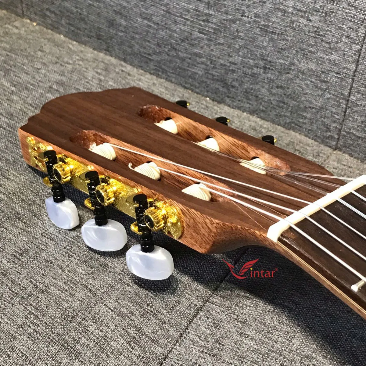 C6T - ĐÀN GUITAR CLASSIC GỖ SỒI PHÁP CAO CẤP DÁNG TRÒN CỔ ĐIỂN