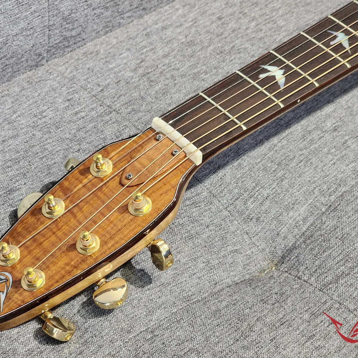 VT08V - ĐÀN GUITAR ACOUSTIC CUSTOM CAO CẤP GỖ SỒI PHÁP CÓ BAVEL