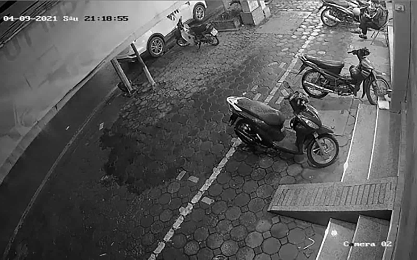 hinh-anh-quan-sat-ban-dem-camera-wifi-ngoai-troi-prcom