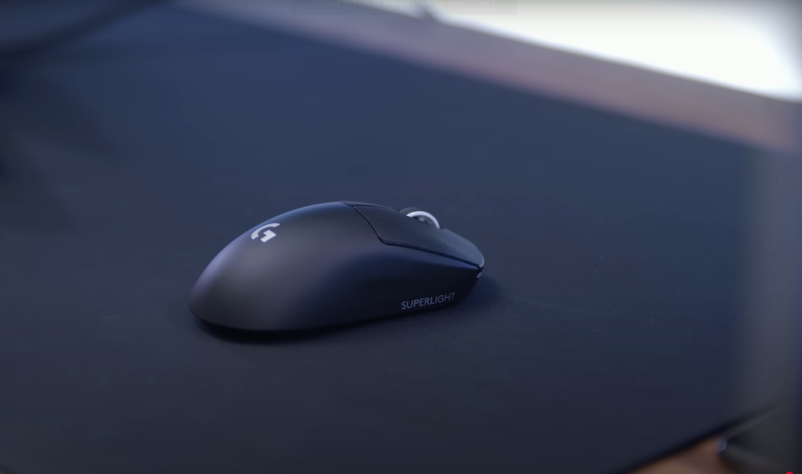 logitech g pro x superlight danh cho ai
