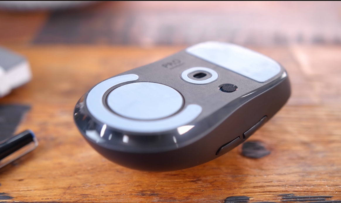 logitech g pro x superlight trang bi 1