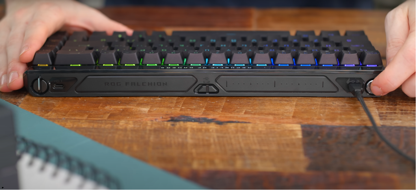 rog falchion ace hfx nut da chuc nang