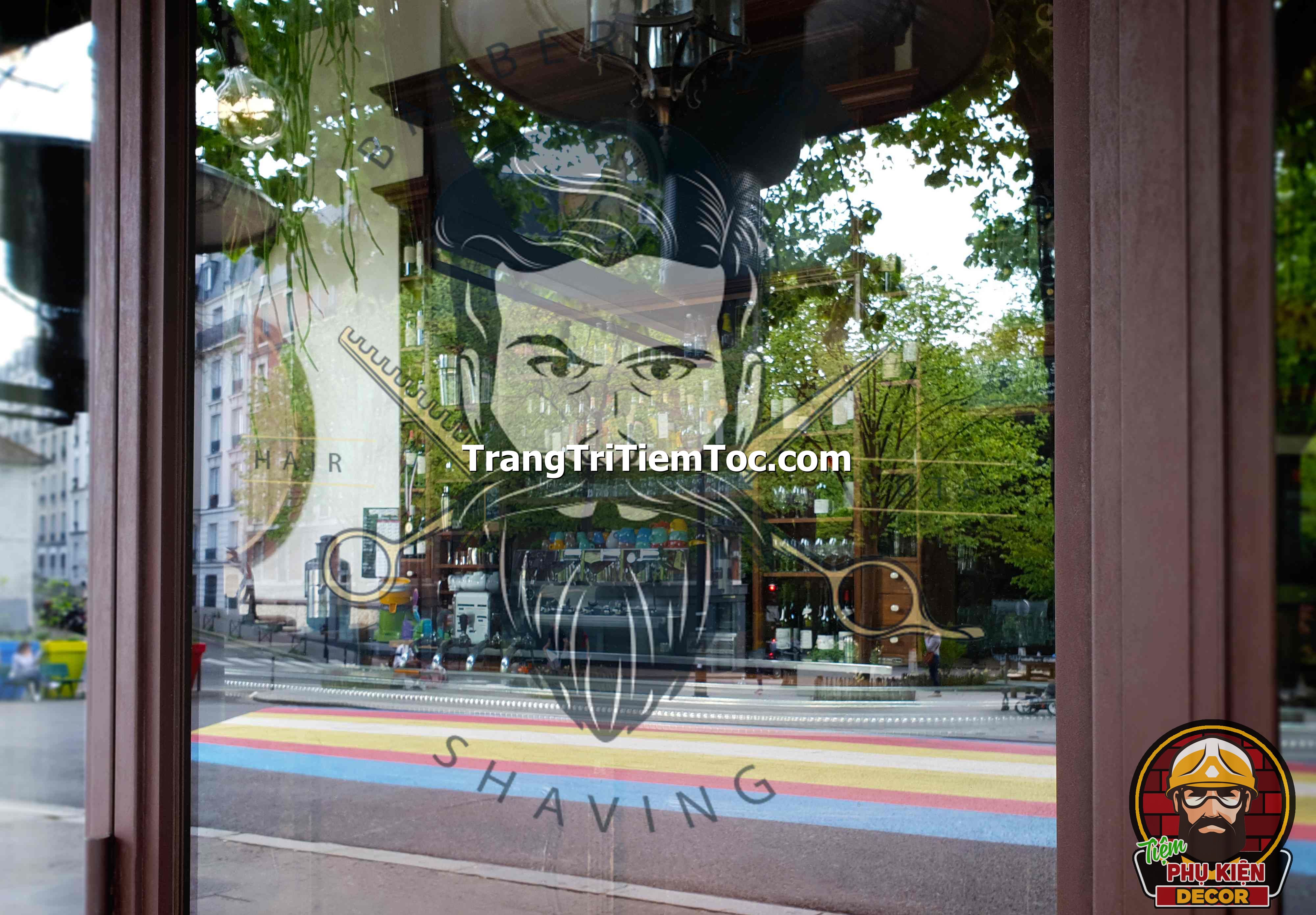 Mẫu decal dán kính 3d trang trí Barber Shop, Tiệm Tóc Nam đẹp Mẫu decal dán kính 3d trang trí Barber Shop, Tiệm Tóc Nam đẹp