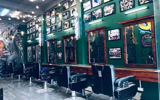 Tranh Ảnh, Decal & Đồ Nội Thất Cho Tiệm Tóc