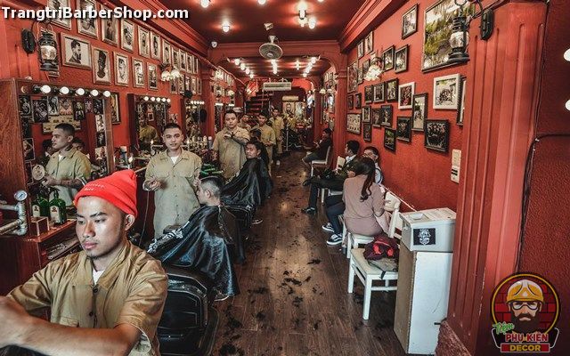 Một góc trang trí Barber Shop theo phong cách Chicano tại Liem Barber (Tp.HCM) Một góc trang trí Barber Shop theo phong cách Chicano tại Liem Barber (Tp.HCM)