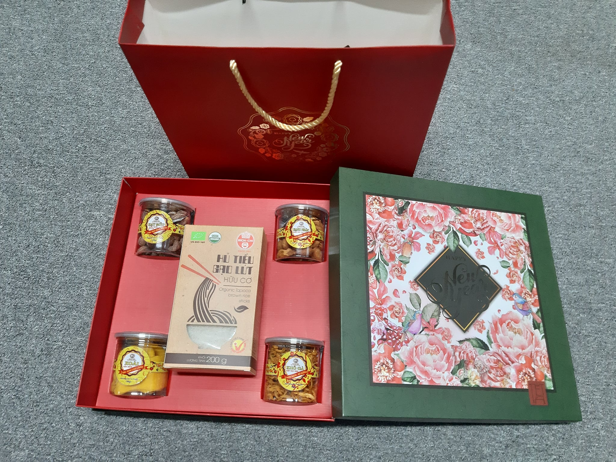 giỏ quà xuân sum vầy