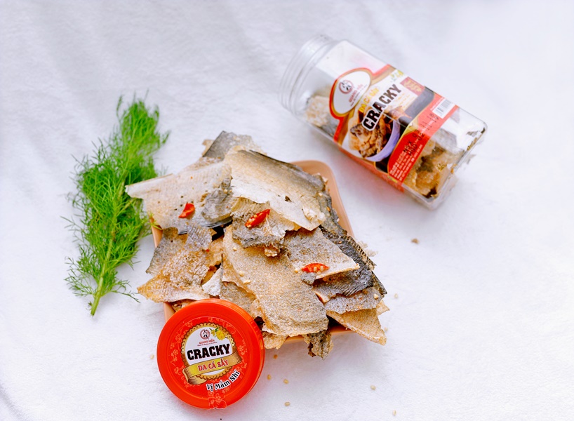Da cá sấy Cracky với da cá được sấy không chiên, giúp bạn không cảm thấy ngán khi ăn Da cá sấy Cracky với da cá được sấy không chiên, giúp bạn không cảm thấy ngán khi ăn