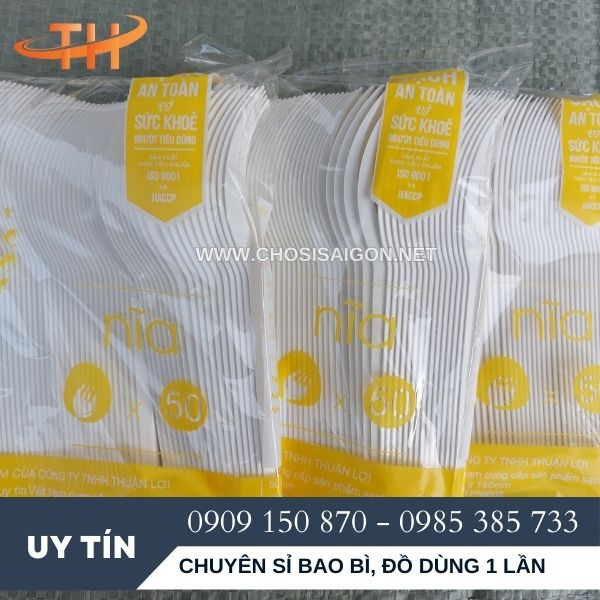 Nĩa nhựa sỉ rẻ