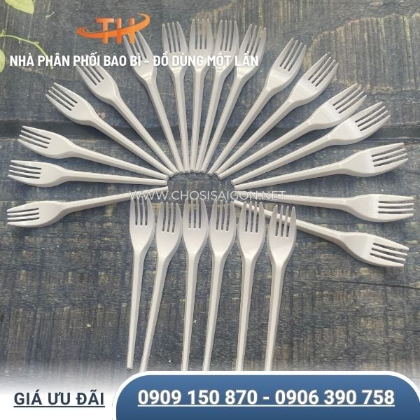 Nĩa nhựa dùng 1 lần chịu nhiệt tốt