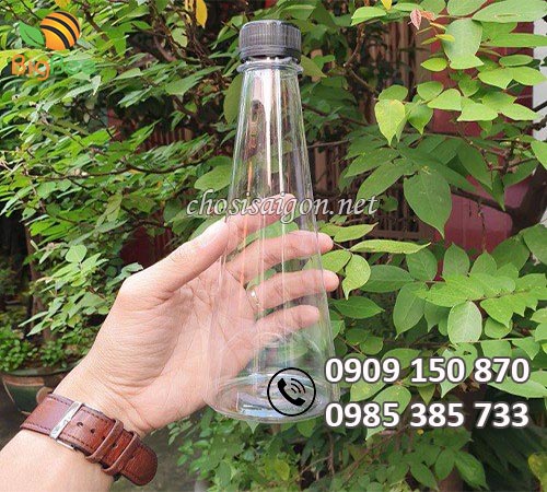 Gía sỉ chai nhựa tam giác 300ml
