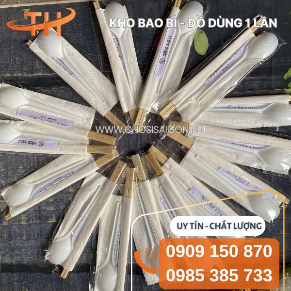 Combo dụng cụ ăn uống dùng 1 lần muỗng, đũa, tăm, khăn giấy giá rẻ