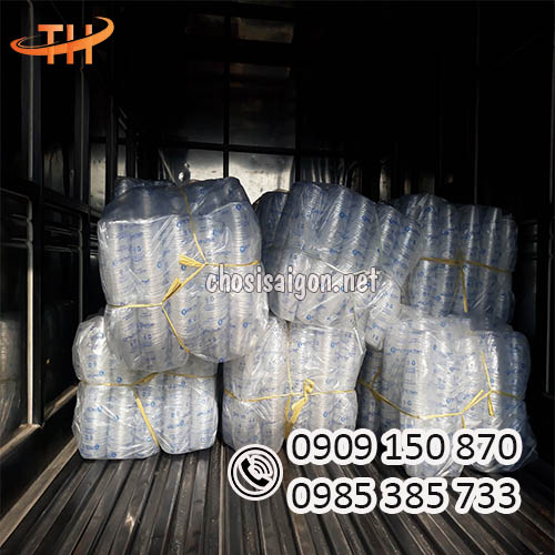 Giao hàng ly nhựa giá rẻ uy tín TP.HCM