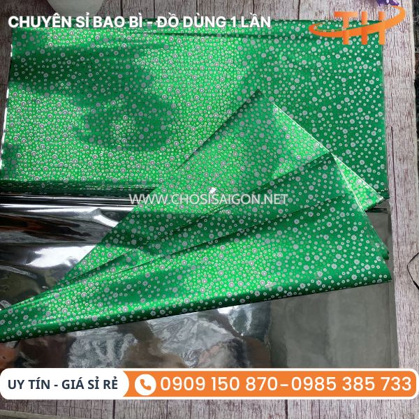 Giấy kiếng gói quà có họa tiết đẹp mắt