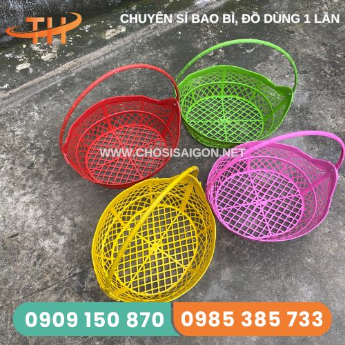 Giỏ nhựa đựng quà đủ màu