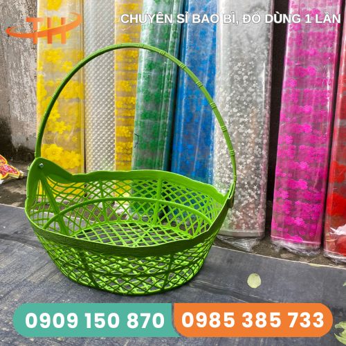 Giỏ nhựa đựng quà có quai cầm tiện lợi