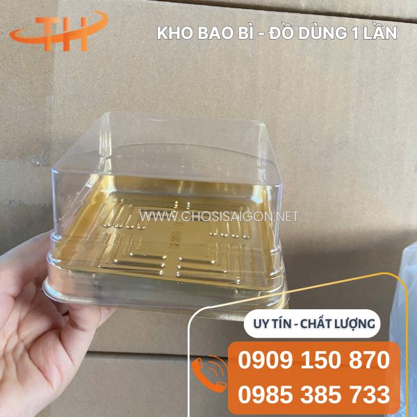 Hộp nhựa vuông nhỏ đế vàng nắp trong đựng bánh trung thu