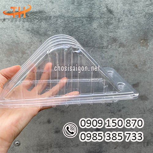Hộp nhựa tam giác H133 có nút gài giá rẻ