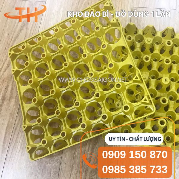 Khay nhựa cứng đựng trứng 30 quả màu vàng giá tốt