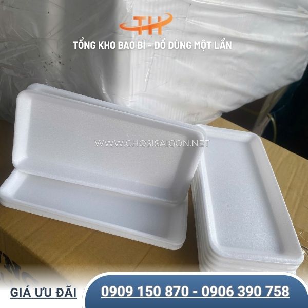 Khay xốp trắng dễ kết hợp với màng bọc thực phẩm