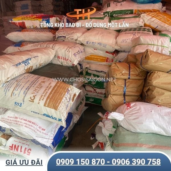 Kho túi 2 quai đục lỗ tại công ty Thu Hồng