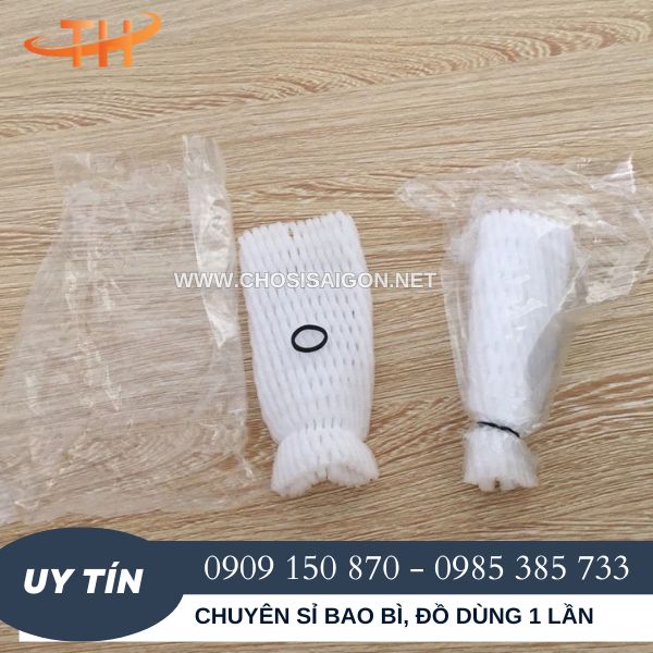 Xốp lưới trắng bọc ổi lồng sẵn túi nilon, thun đen giá rẻ