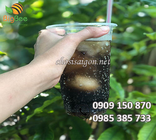 Gía sỉ ly nhựa đựng nước ngọt 700ml