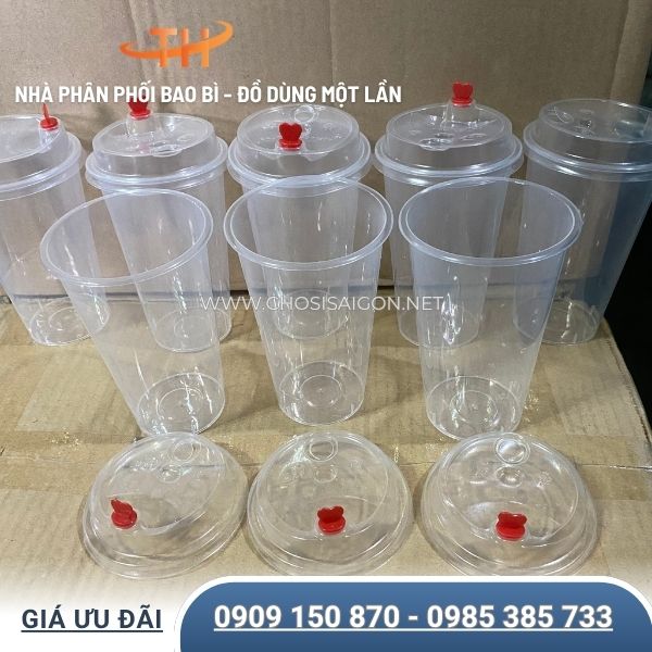 Ly nhựa dày dặn, cứng cáp tiện lợi mang đi