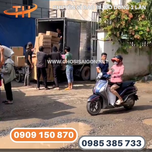 Màng bọc thực phẩm tại xưởng Thu Hồng