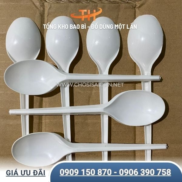 Muỗng nhựa trắng sữa 15cm dùng 1 lần