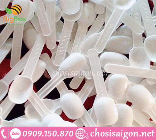 Bỏ sỉ muỗng nhựa sữa chua trắng đục giá rẻ cho đại lý
