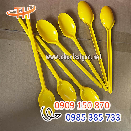 Muỗng nhựa vàng 15cm giá rẻ uy tín