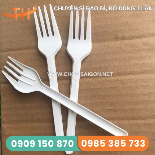 Nĩa nhựa dùng 1 lần