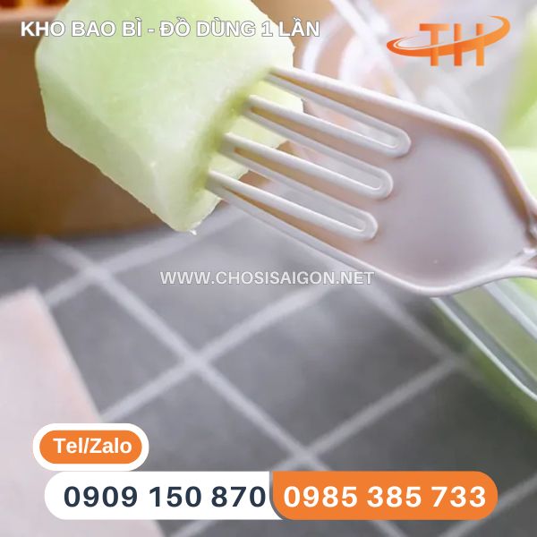 Nĩa nhựa dùng cho trái cây mềm, bánh ngọt giá rẻ nhất TP.HCM