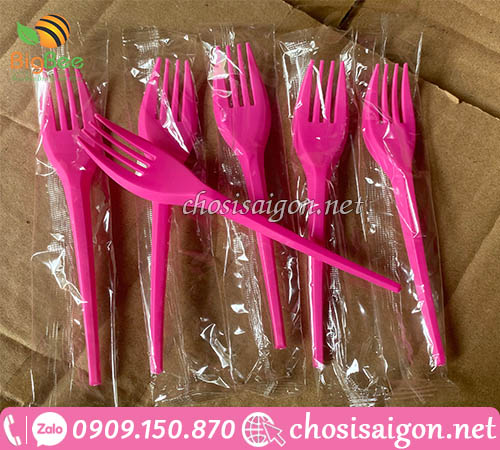 Nĩa nhựa hồng giá rẻ tại HCM