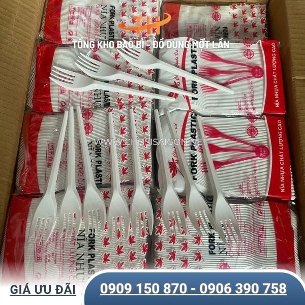 Nĩa nhựa 16cm dùng 1 lần giá tốt