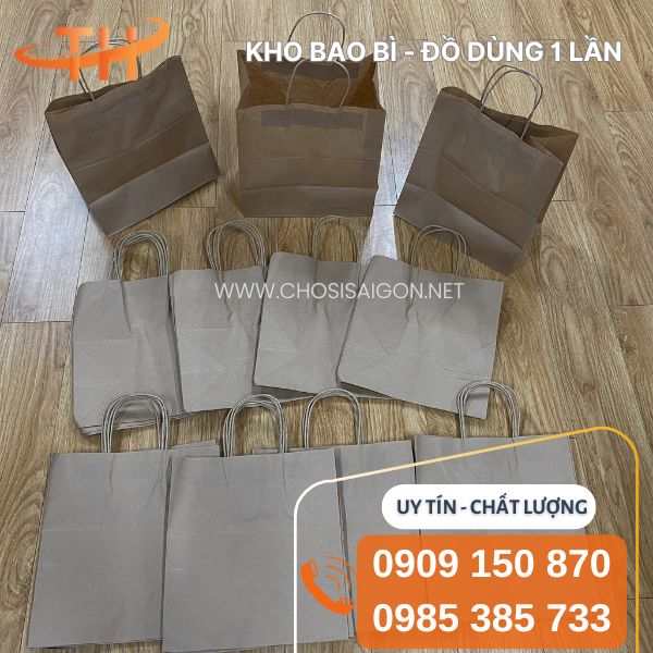 Túi giấy kraft có quai xách tiện lợi