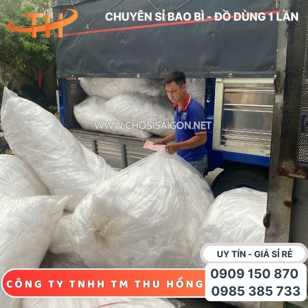 Xốp bọc ổi số lượng lớn tại kho Thu Hồng