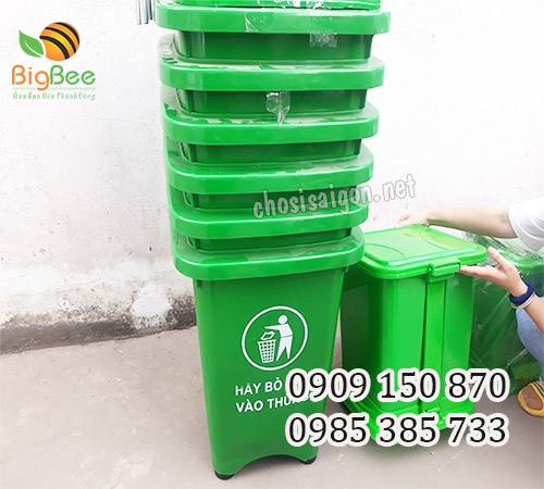 Thùng rác 50 lít có đế màu xanh sỉ giá tốt