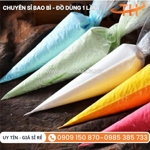 Túi bắt kem hình tam giác vẽ hình, viết chữ