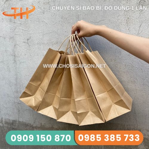 Túi giấy kraft có quai xách tiện lợi