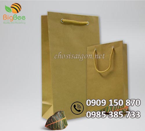 Túi giấy kraft đựng quần áo có quai giá sỉ