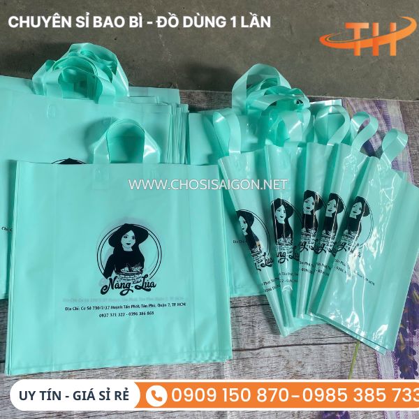 Túi PE ép quai in logo theo yêu cầu