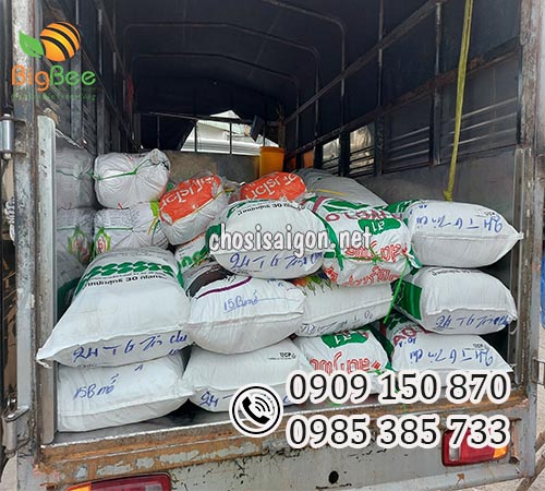 Sỉ rẻ túi xốp bóng mỡ giao cho khách