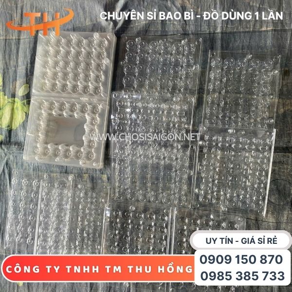 Vỉ nhựa đựng trứng cút ghim bấm/ấn nút 30 quả