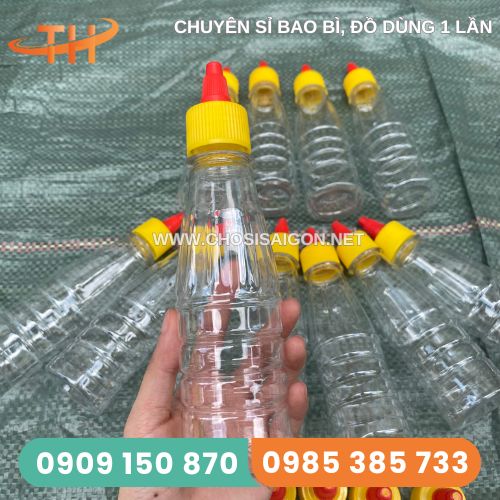 Chai nhựa đựng tương nắp nhọn