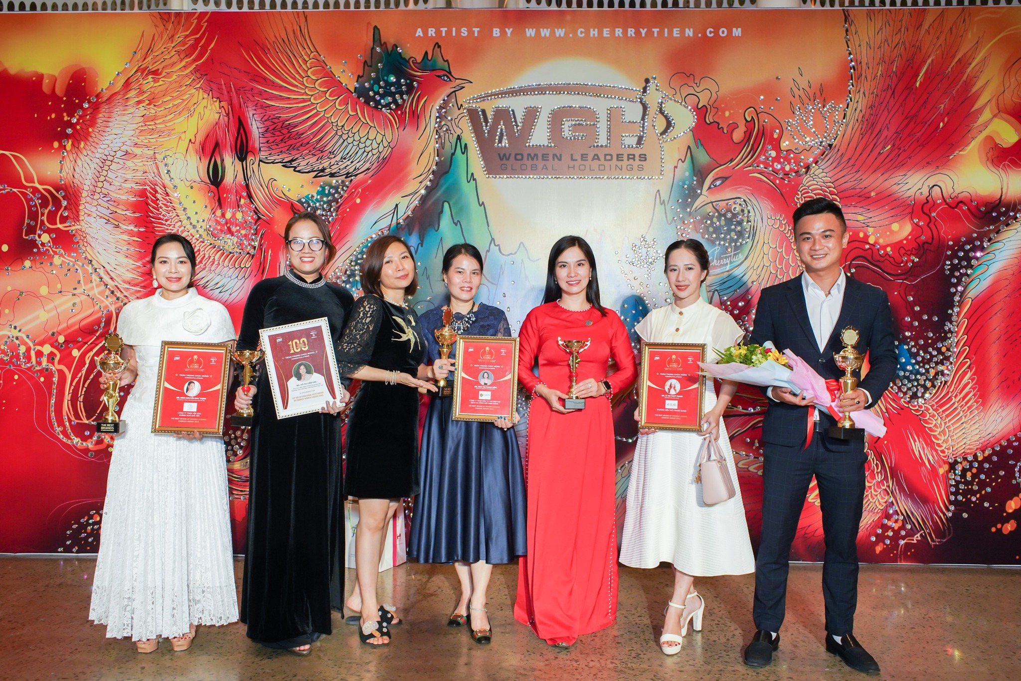 BẢO NGHI GROUP VINH DANH NHẬN GIẢI THƯỞNG TOP 100 NỮ LÃNH ĐẠO VIỆT NAM TỎA SÁNG TOÀN CẦU 2022